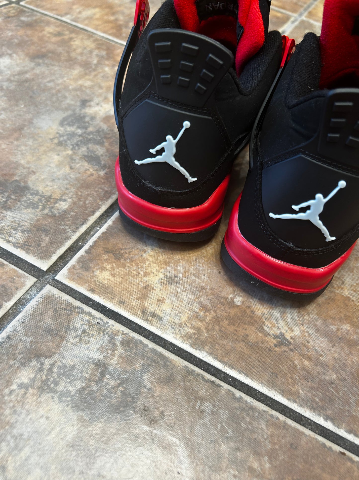 Jordan 4 Retro Red Thunder