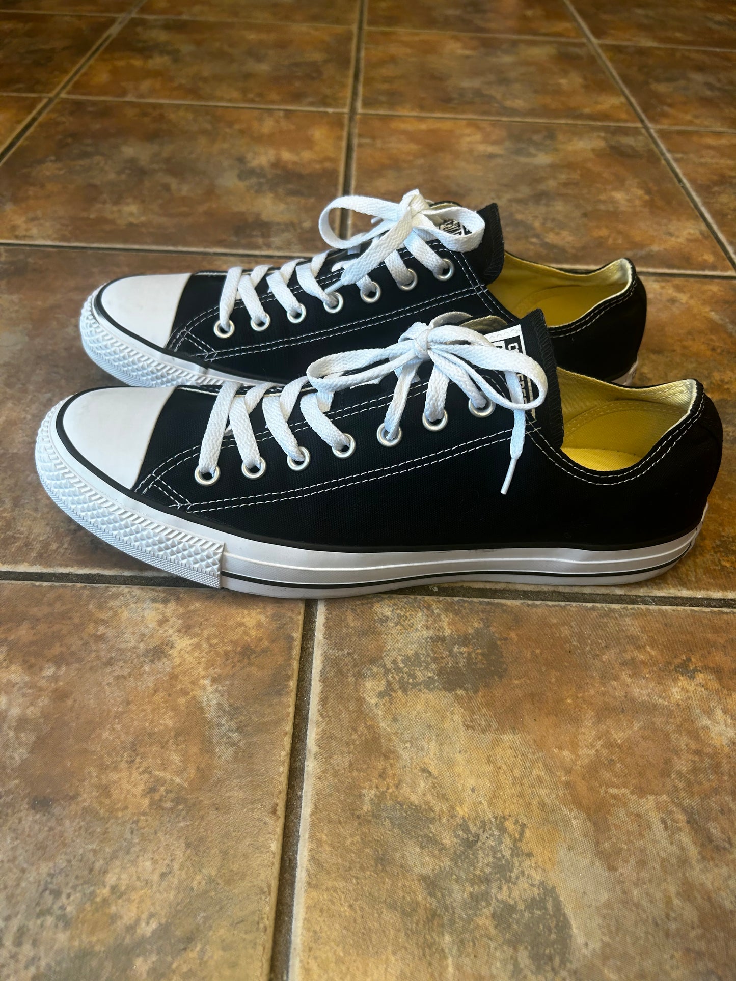 Black Low Converse