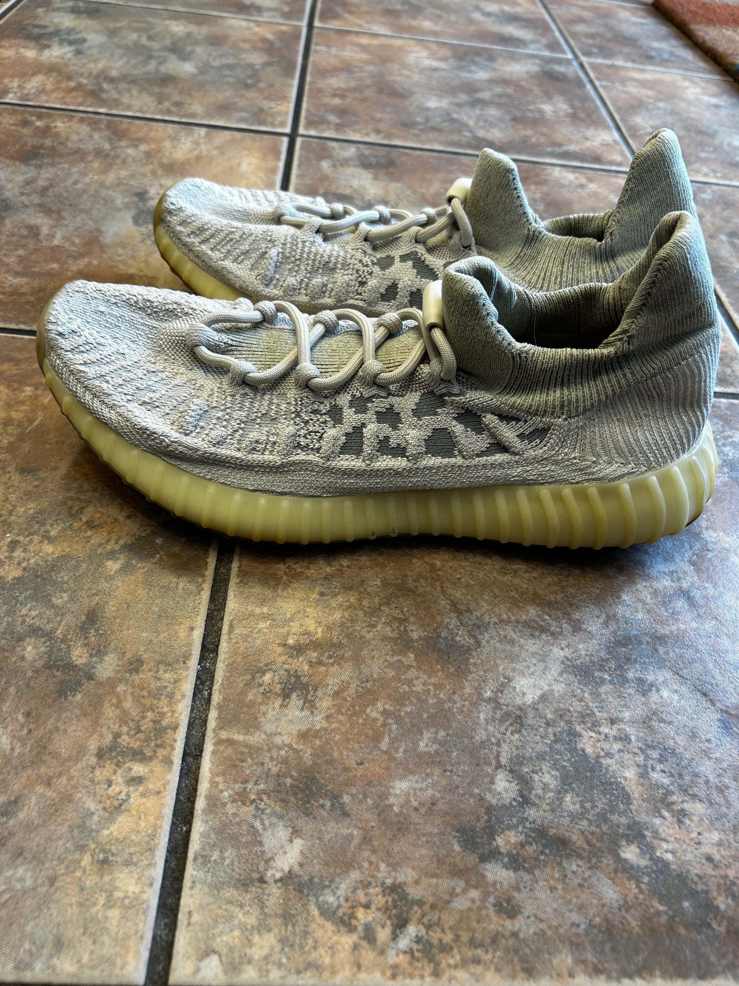Yeezy Boost 350 V2